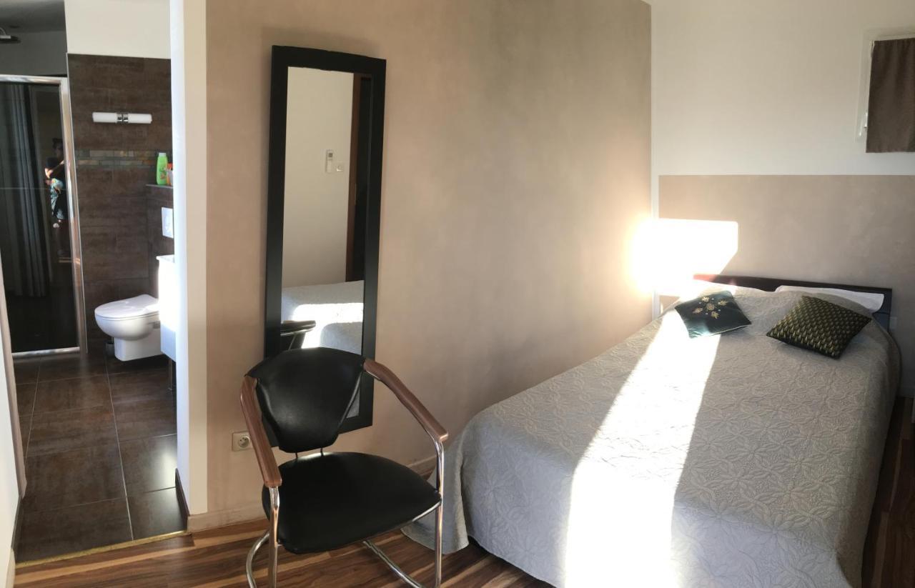 Casa Basgiu, Chambres Avec Balcon Et Table D'Hotes Zilia ภายนอก รูปภาพ