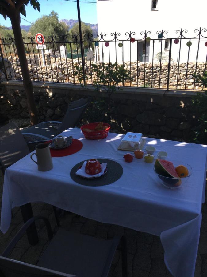 Casa Basgiu, Chambres Avec Balcon Et Table D'Hotes Zilia ภายนอก รูปภาพ