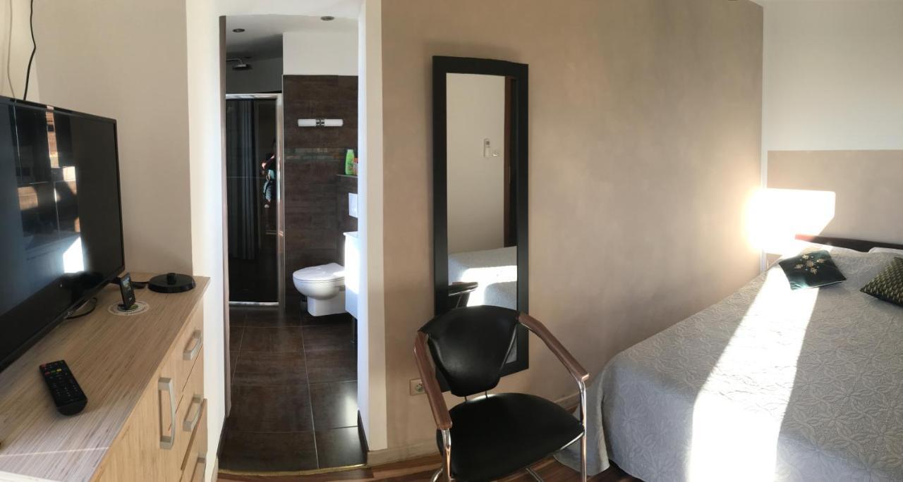 Casa Basgiu, Chambres Avec Balcon Et Table D'Hotes Zilia ภายนอก รูปภาพ